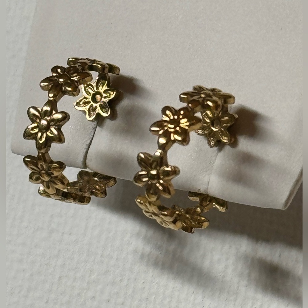 Gold daisy huggie Earrings